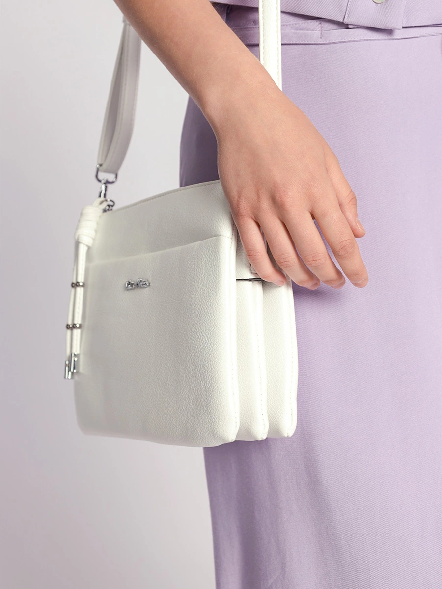 Сумка-кроссбоди белого цвета